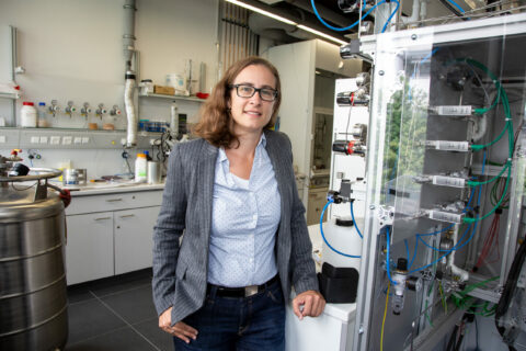 Prof. Dr. Tanja Franken in laboratory