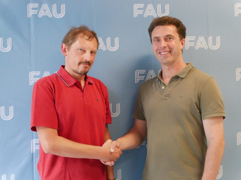 Visiting Prof. Ivan Kempson