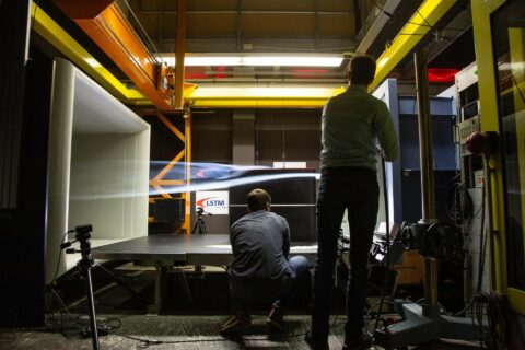 Wind tunnel measurements of an airfoil in our 400kW test facility (Image: LSTM/FAU)