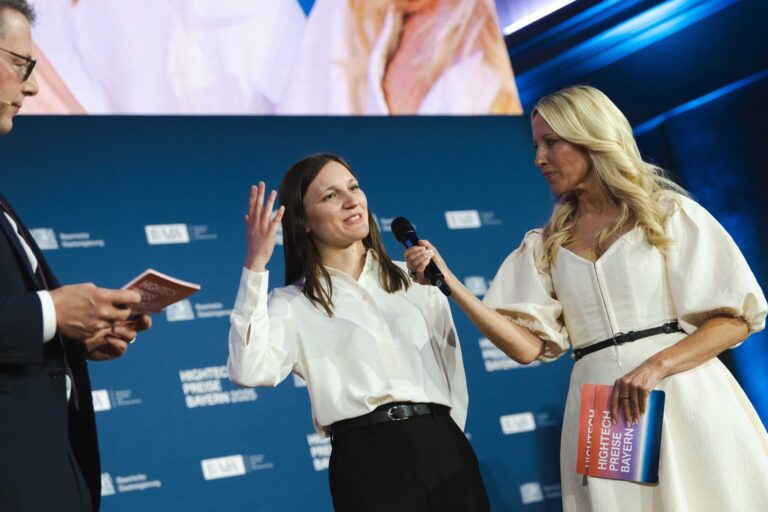 Congratulations: Tamara Hein receives Bavarian High-Tech Award